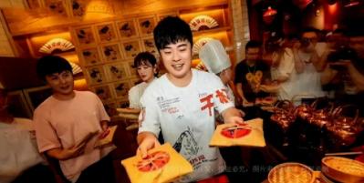 戏子误国!央媒点名批评,人民日报怒揭4位明星的“遮羞布”