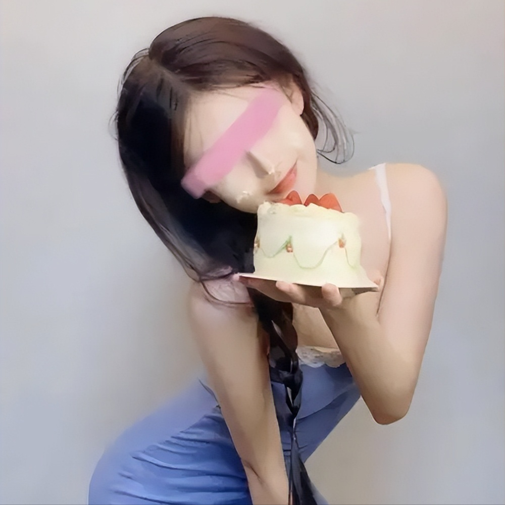 彻底翻车!网红疯狂吸粉1974万,现转拍性感视频,网友直呼辣眼睛