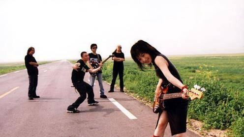 斯琴格日乐凌晨发文！自曝过得很不顺，眼神迷离，精神状况引担忧