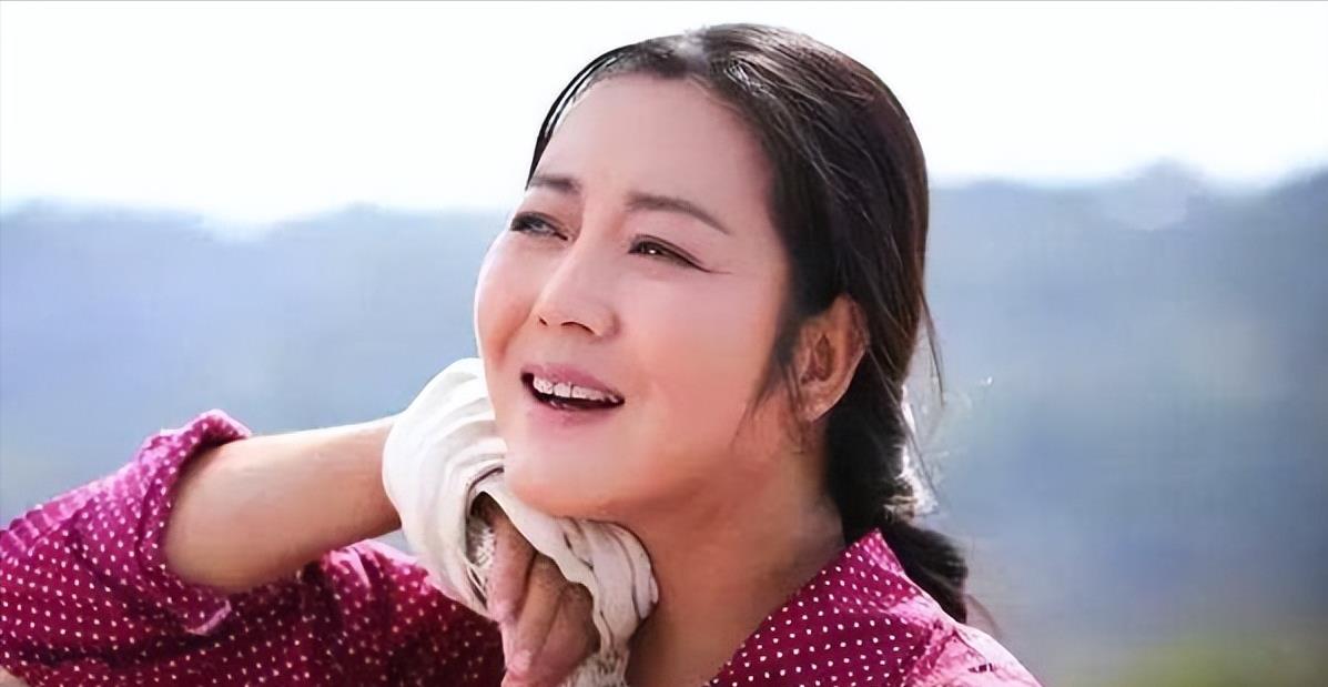 年轻时倾国倾城,老了却成“土肥圆”,这9位发福的女星让人惋惜