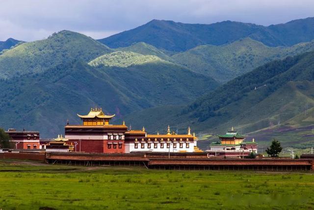 旅游业资讯|不是西藏不输川西，这个低调的西北小城，藏着世界级绝美风光！