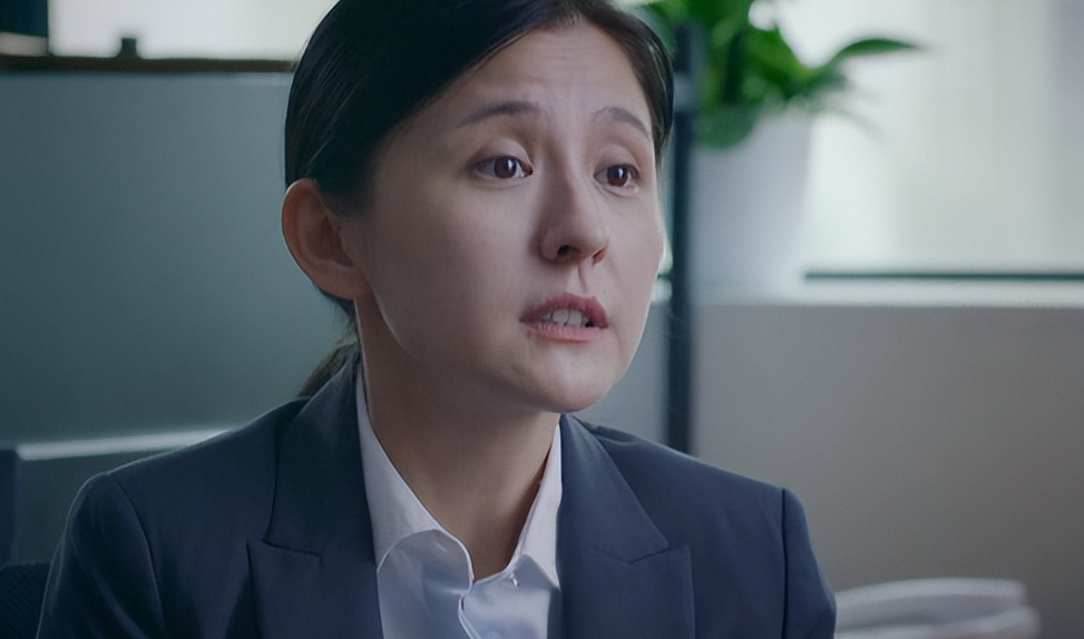 公职人员别乱演！挤眉弄眼、咋咋呼呼，热依扎又毁掉一部剧