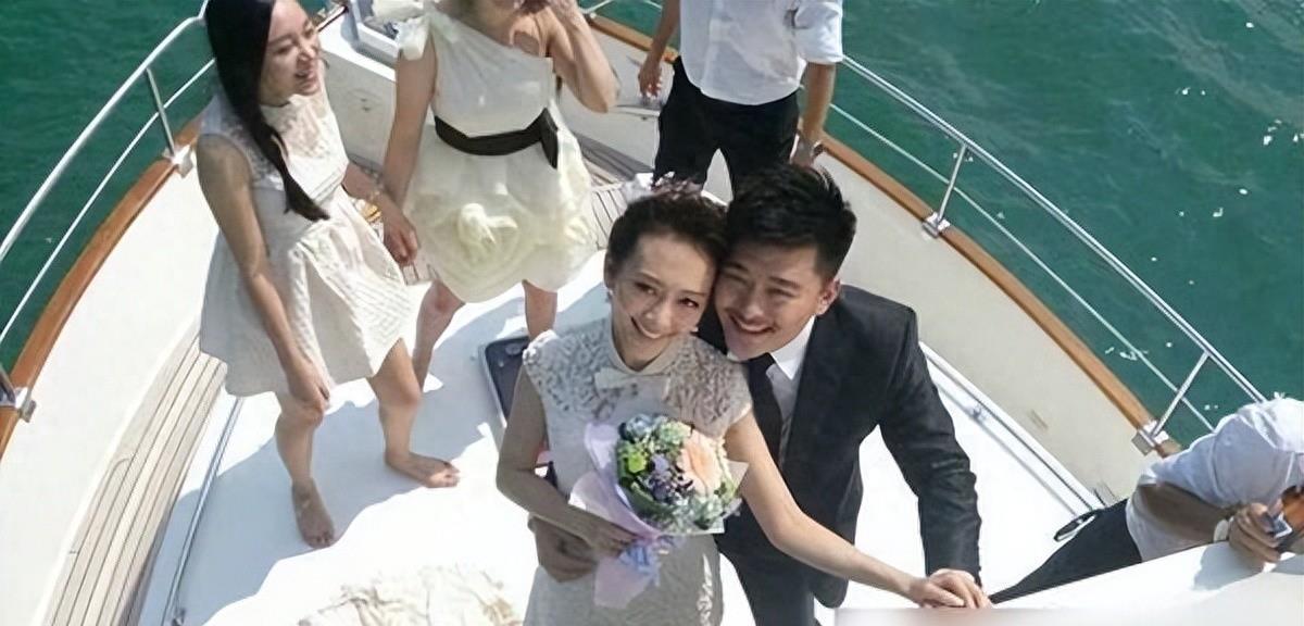 现世报来了，40岁的王鸥丑闻遭到曝光，这次她的遮羞布被彻底扒光