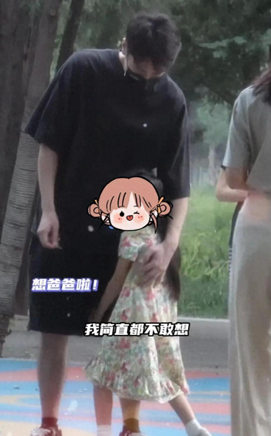 黄晓明儿子真实颜值首曝光!跟爸爸如同复制粘贴,网友感叹:基因强大