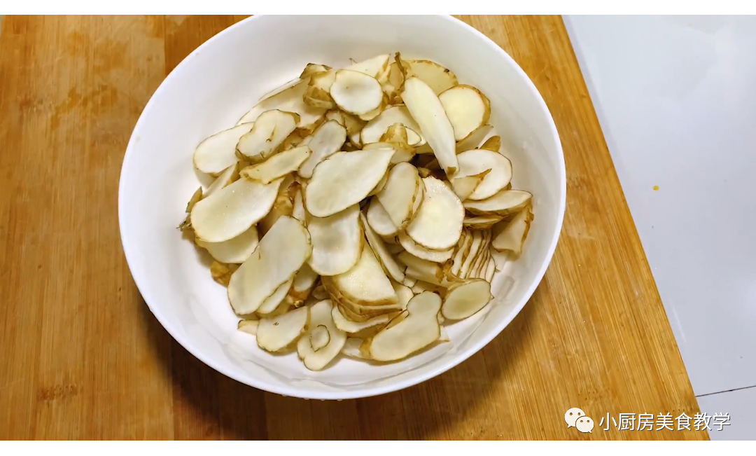 |它是天然的“胰岛果”，10月正大量上市，隔天吃一次，不做小糖人