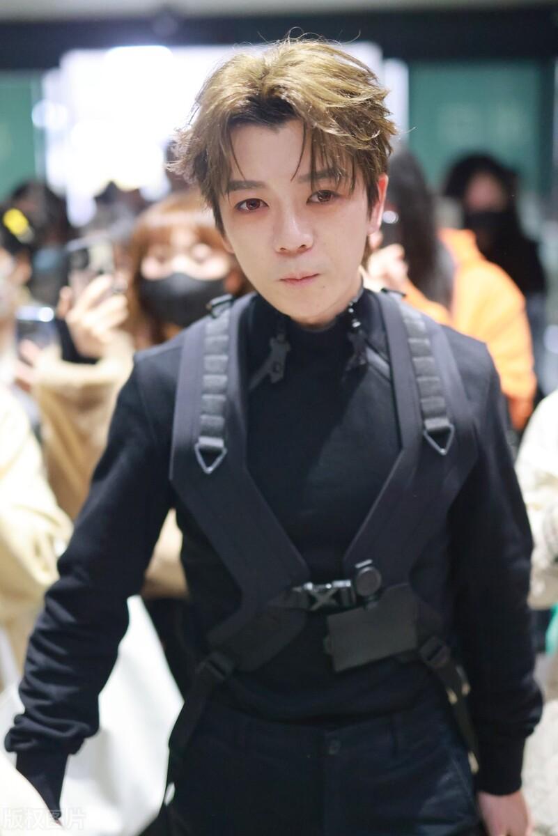 王栎鑫吴雅婷为女儿庆生,两人见面相敬如宾,家庭气氛十分温馨