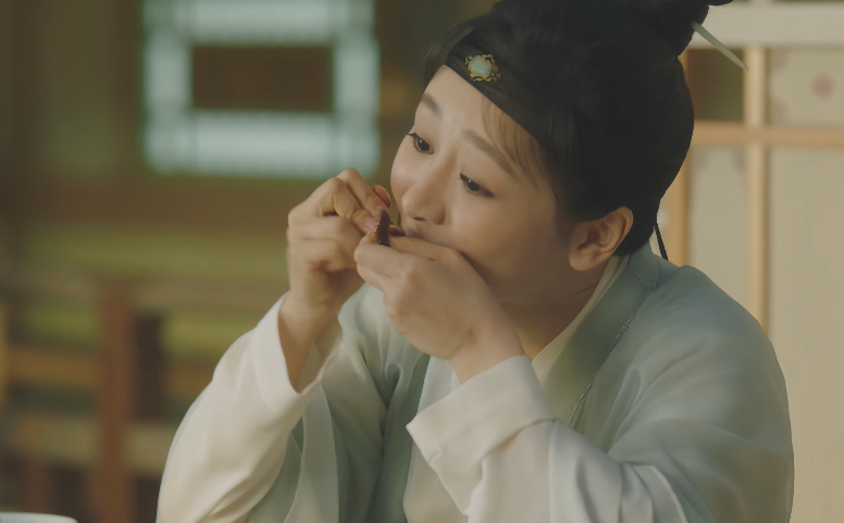 不会演别尬演!《一念关山》刘诗诗出手,让观众看清假吃有多离谱