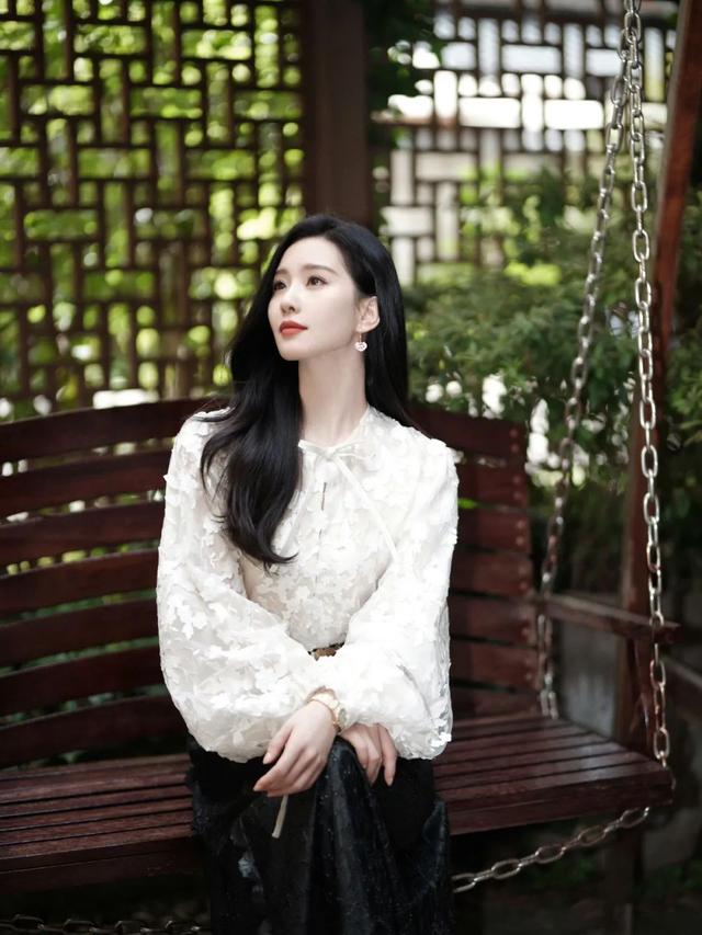 好看的人那么多,为什么她是“天选”?