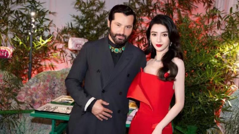 杨颖被怀疑2年前就加入光明会，除了删掉眼睛，更多的细节应证事实