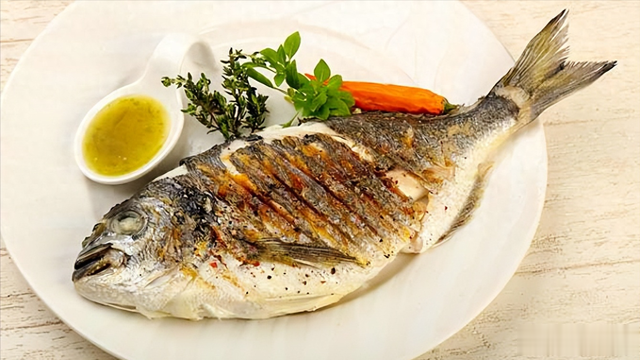 黄花鱼|过年买鱼时，尽量挑这6种鱼买，便宜又好吃，别被鱼贩子给骗了