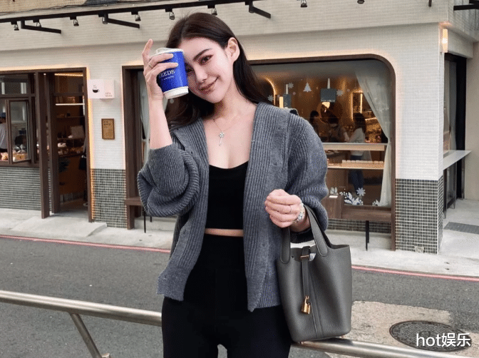 张颖颖吐槽汪小菲现实,专找富婆,称自己月入几百万,不欠对方