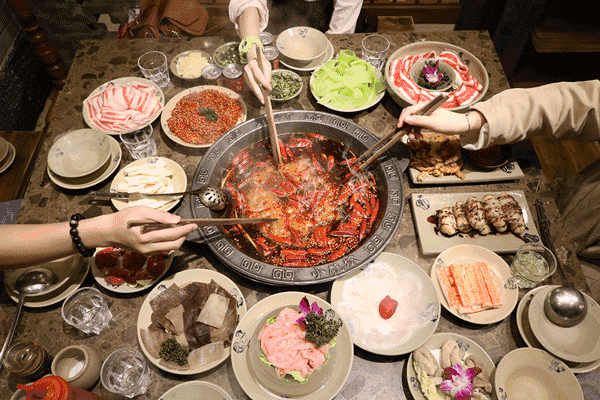 美食探店|吃火锅时，服务员频繁热情的问要不要“加汤”，其实这是一种暗示