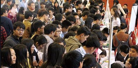 求职|今年大批打工人失业逃离城市,生活过得太内卷无助,谁来拯救他们