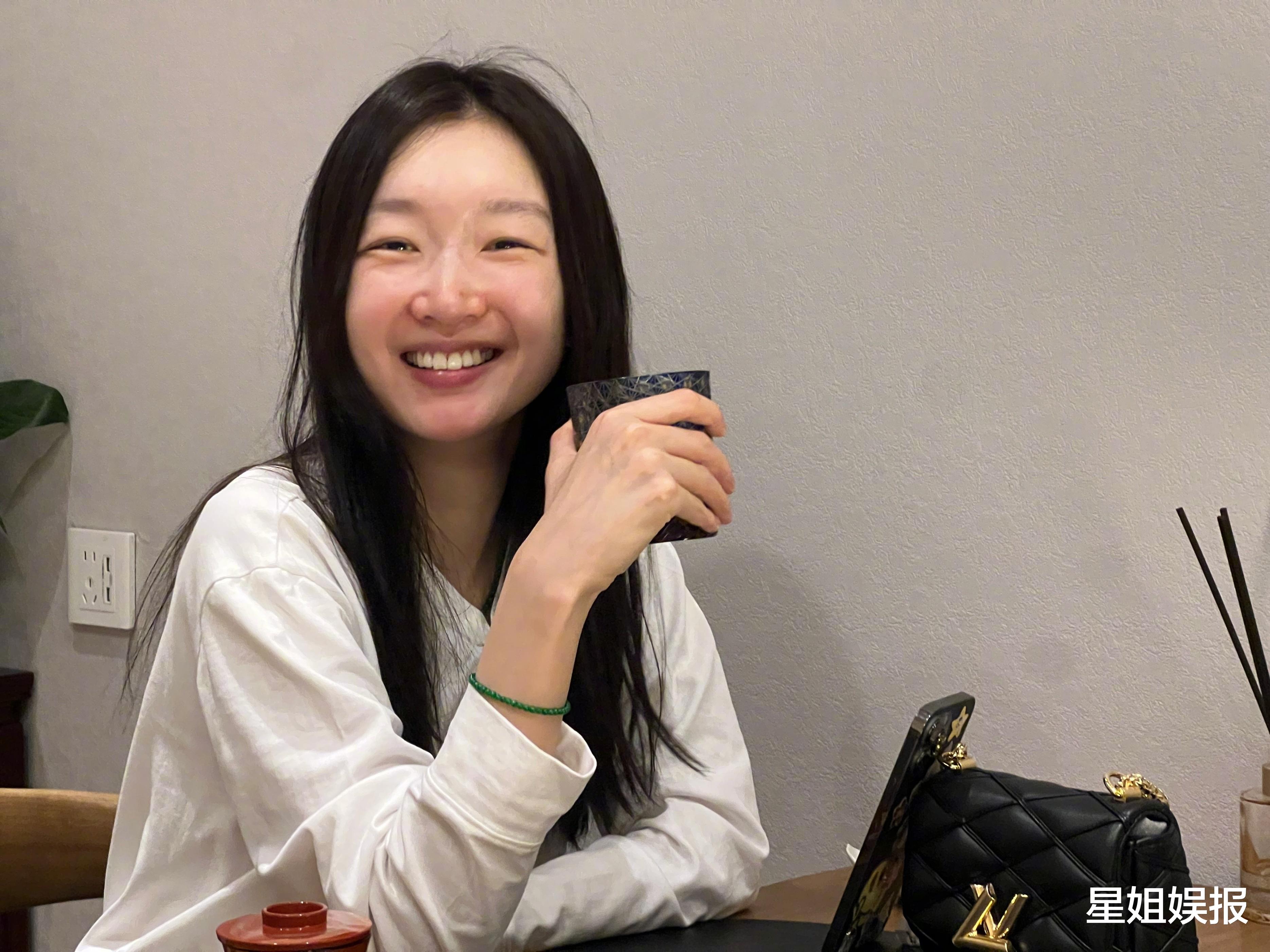 周冬雨变美被质疑医美,模仿倪妮,素颜照力证颜值提升全靠妆造!