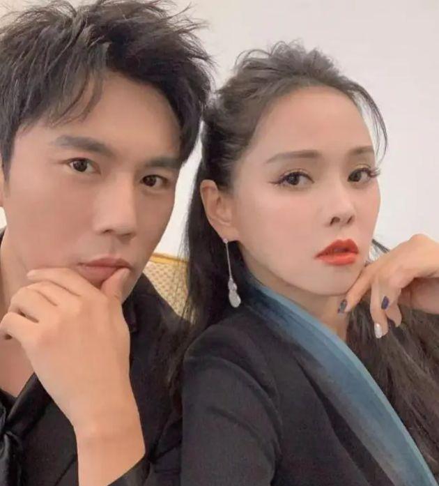 伊能静|伊能静活动生图,皮肤身材被赞少女,与小20岁方媛同框不逊色