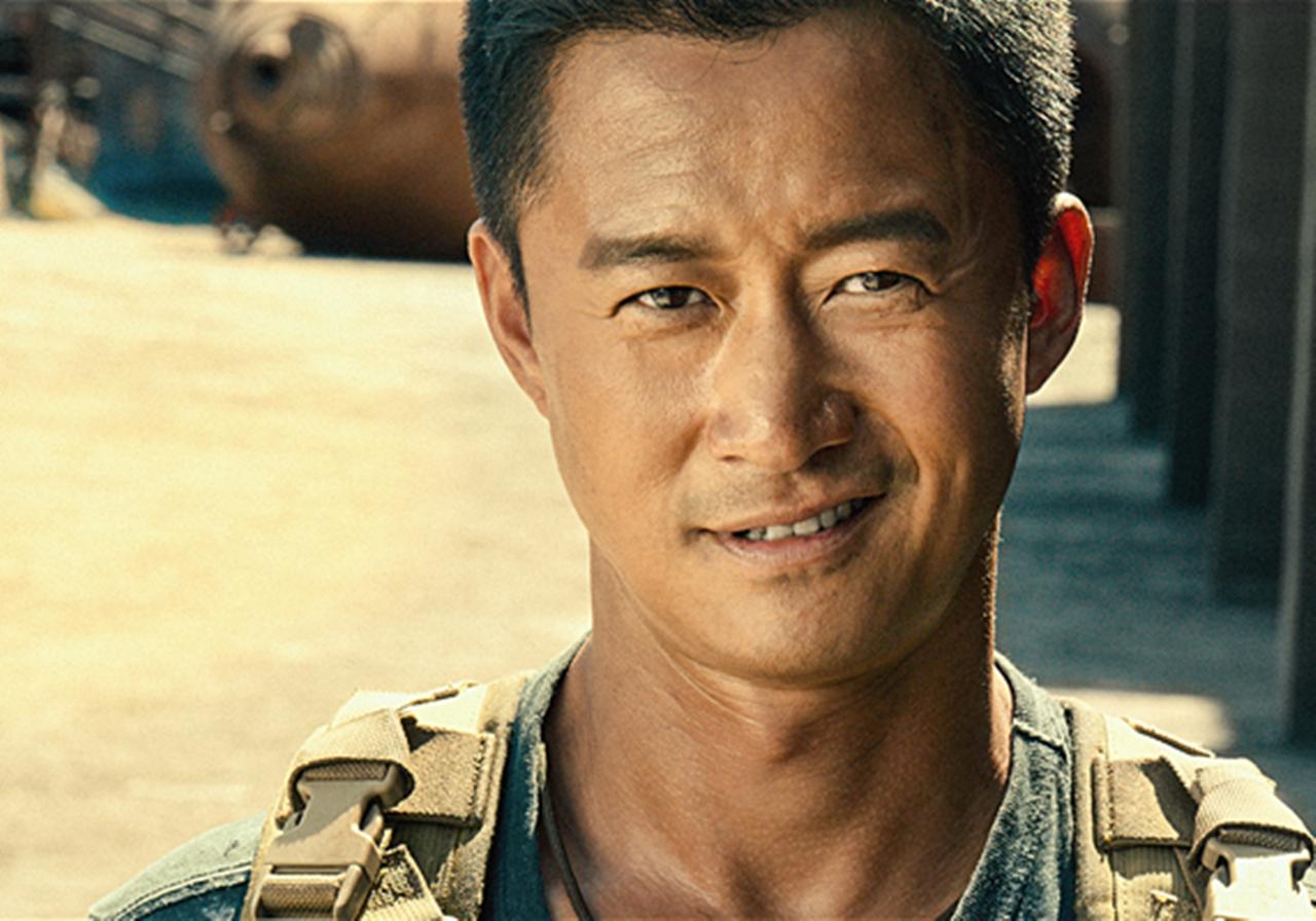 吃饭砸锅！这些“双面人”亲日辱华、立场不明，却还想在中国捞金