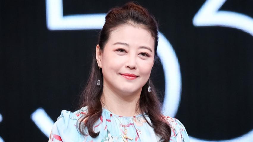 周海媚确认失联！一人独居豪宅和猫狗住，亲人不在身边全都没回复