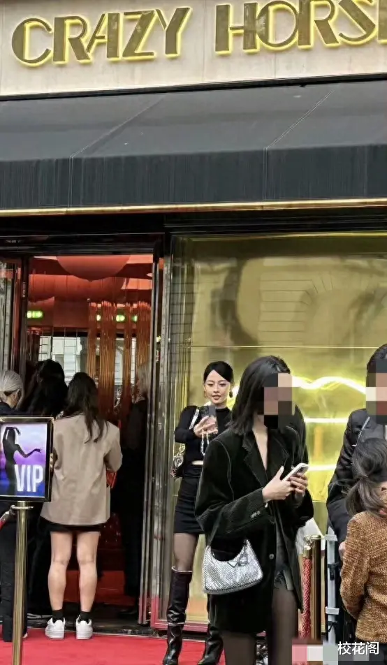 张嘉倪观看演出后事业堪忧,买超口碑发生变化,本人回应引热议