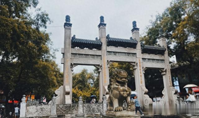 南锣鼓巷|各城市里专蒙游客的步行街，北京叫南锣鼓巷你那叫啥？