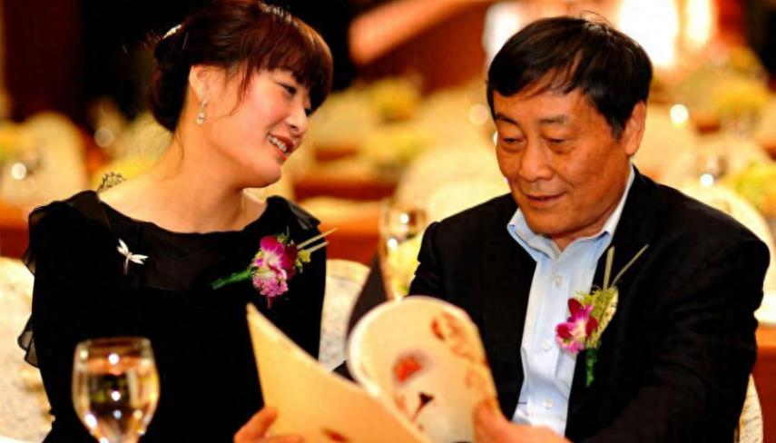 41岁宗馥莉:身材走样发胖明显,有钱人不屑追她!婚姻大事难成!