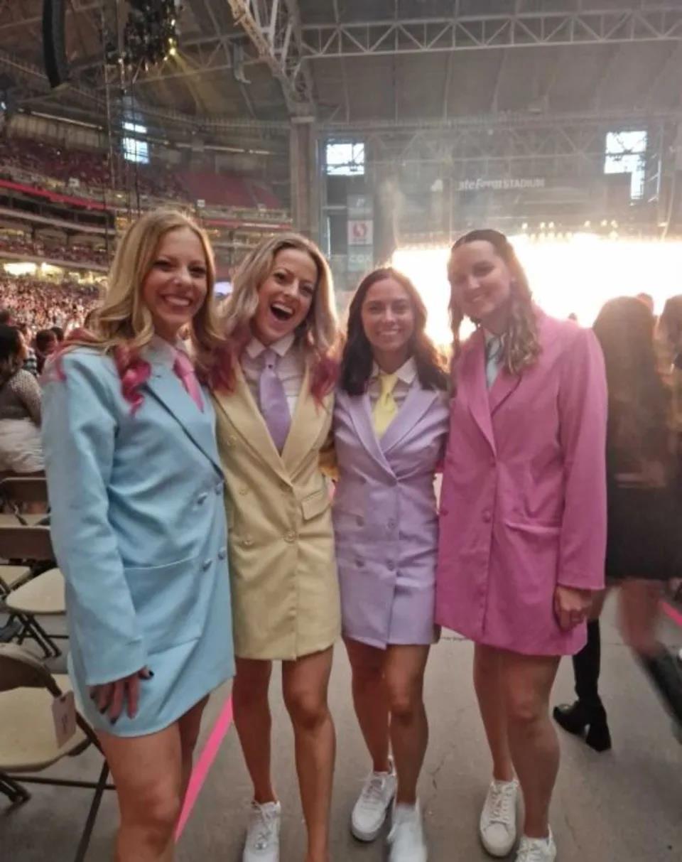 霉霉全球巡演狂揽百亿，歌迷买断机票酒店，外国总统总理写信表白