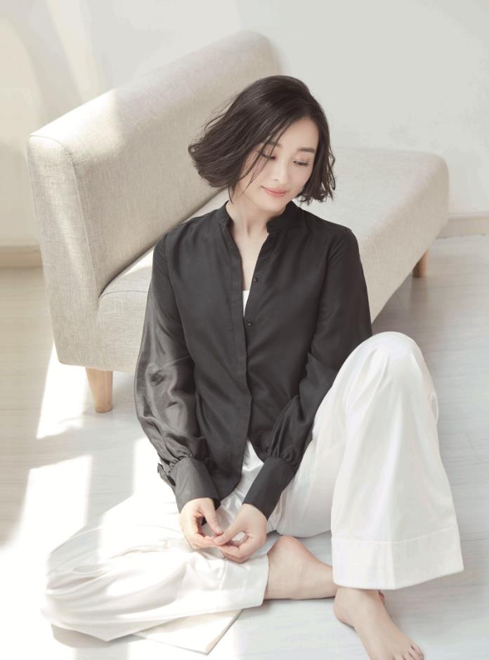 中国最干净的4位女星,不傍富豪、不滥情、个个清白干净