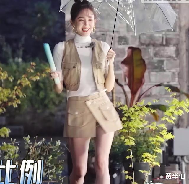 |古力娜扎体重110斤大口吃炸鸡,腿白却显粗,徐峥:瘦不一定就美