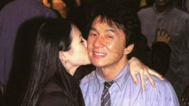 章子怡,穿红肚兜威胁张艺谋照片再曝光,原来她对自己比对汪峰狠