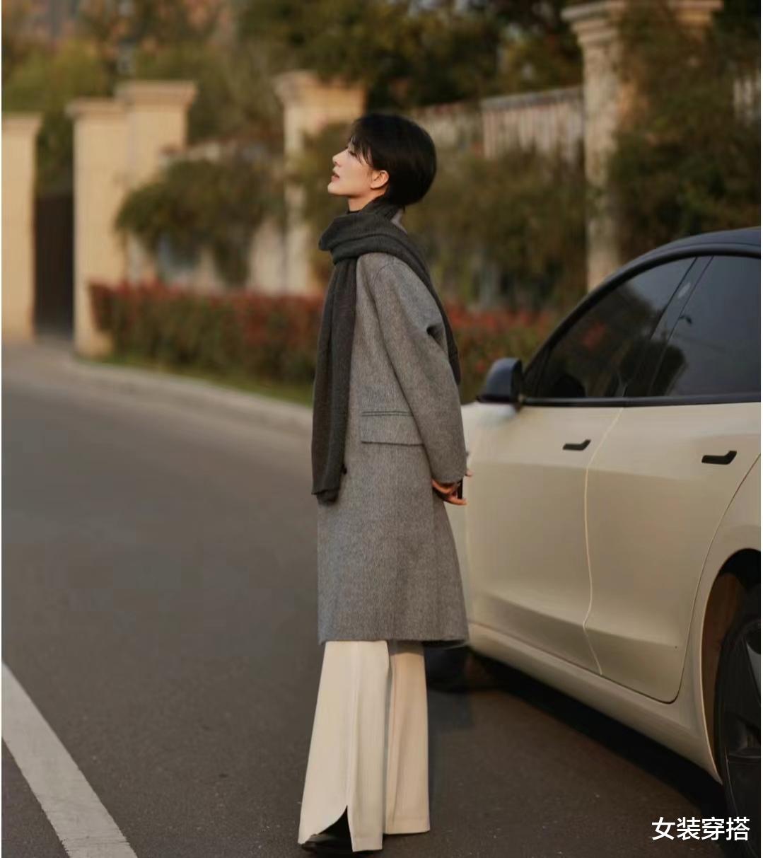 女人过了四十岁,试试2024年新流行的3款发型,显年轻气质,还洋气