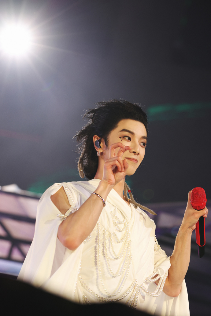 客观评价:华晨宇是不是目前华语乐坛,最有才华的人?