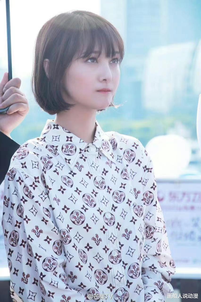 郑爽近况曝光?力破变丑谣言?32岁的她颜值未减半分还是很漂亮?