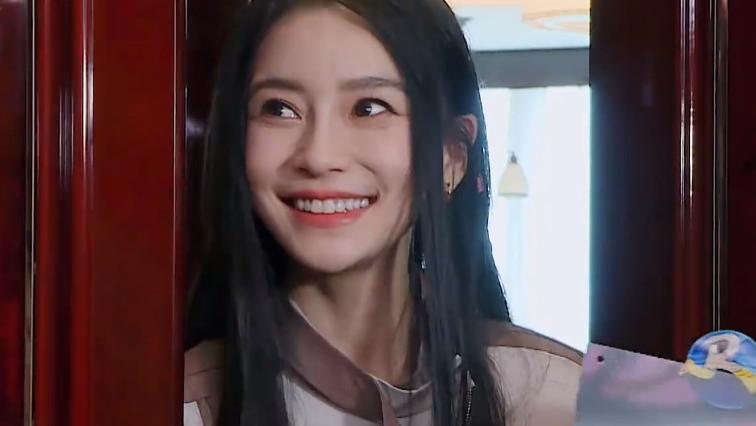 范丞丞|新《奔跑吧》首播满屏尴尬，全程尬笑掩盖游戏无聊，杨颖成败笔