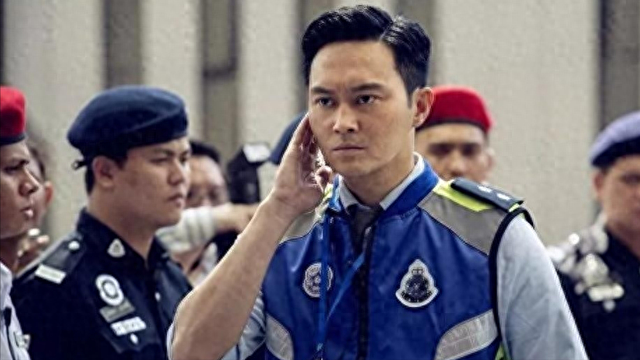 有一种“反噬”叫张智霖，52岁头发花白老人斑明显，善恶报应已到