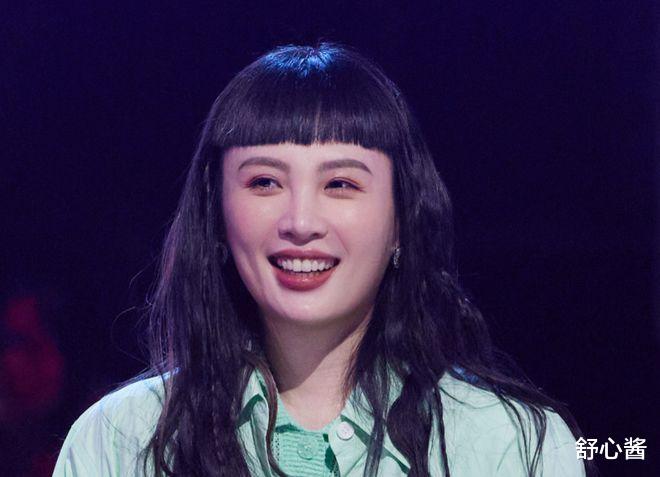 那英|那英哭掉假睫毛,华晨宇惊喜多,音综新天花板不够看啊