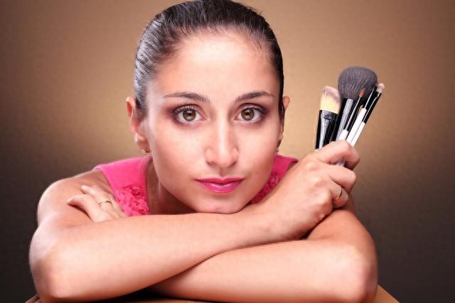 “长期化妆”和“长期素颜”,3年后皮肤有什么区别?答案告诉你