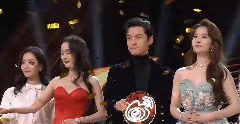 林永健|刘亦菲生图被吐槽太胖?脸部饱满,眼神清澈,非要瘦成排骨才美?