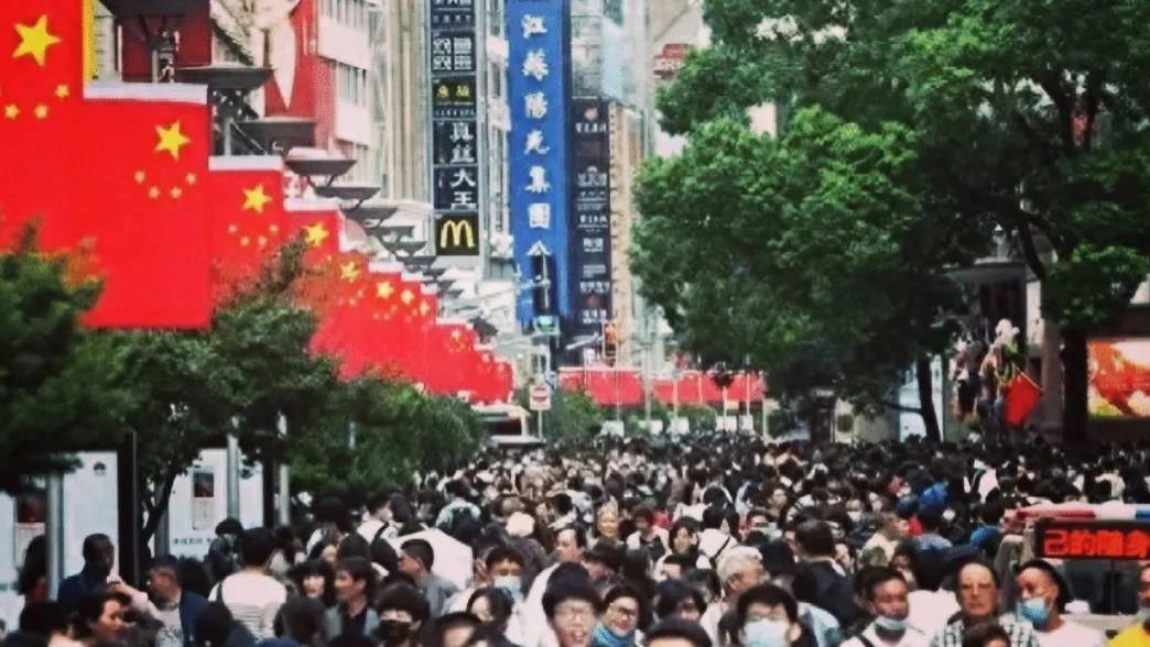旅游业|中秋国庆连续八天休息，却引起一片骂声，网友：放不起就别放！
