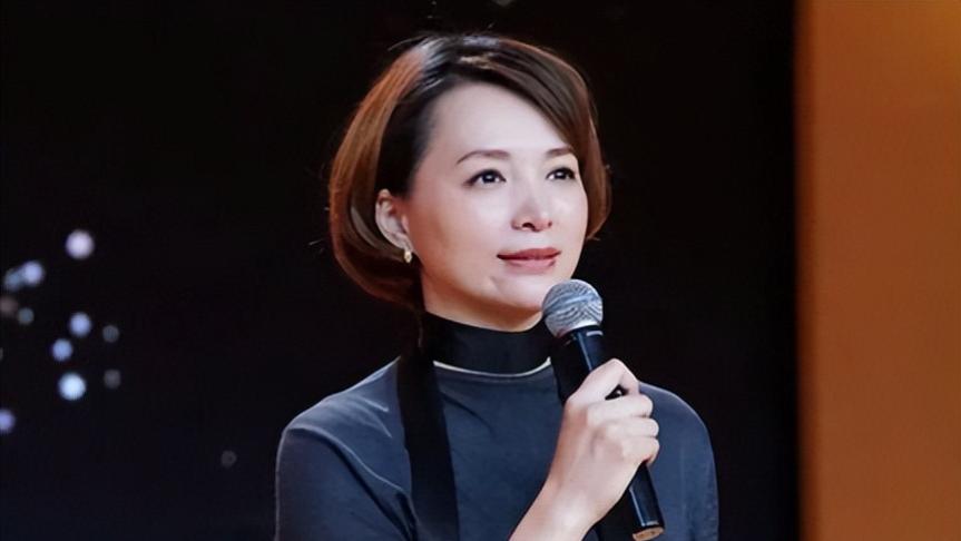 离开央视2个多月，张蕾现状曝光，谁懂“元老级员工”的无奈？