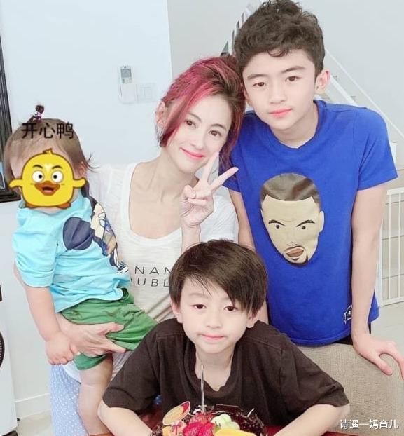 玫瑰|张柏芝晒游艇照,皮肤白里透红状态佳,手臂纹身暴露3胎生父身份