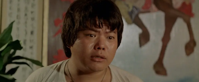 他暴打成龙，脚踹李连杰，把拳王周比利打到送医院