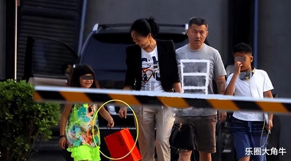 那英儿子高兴:遭亲生父亲抛弃有阴影,母亲再婚继父治愈他的半生