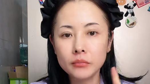 被5位女星惊艳到：白发不染，不整科技脸，用松弛感诠释优雅老去