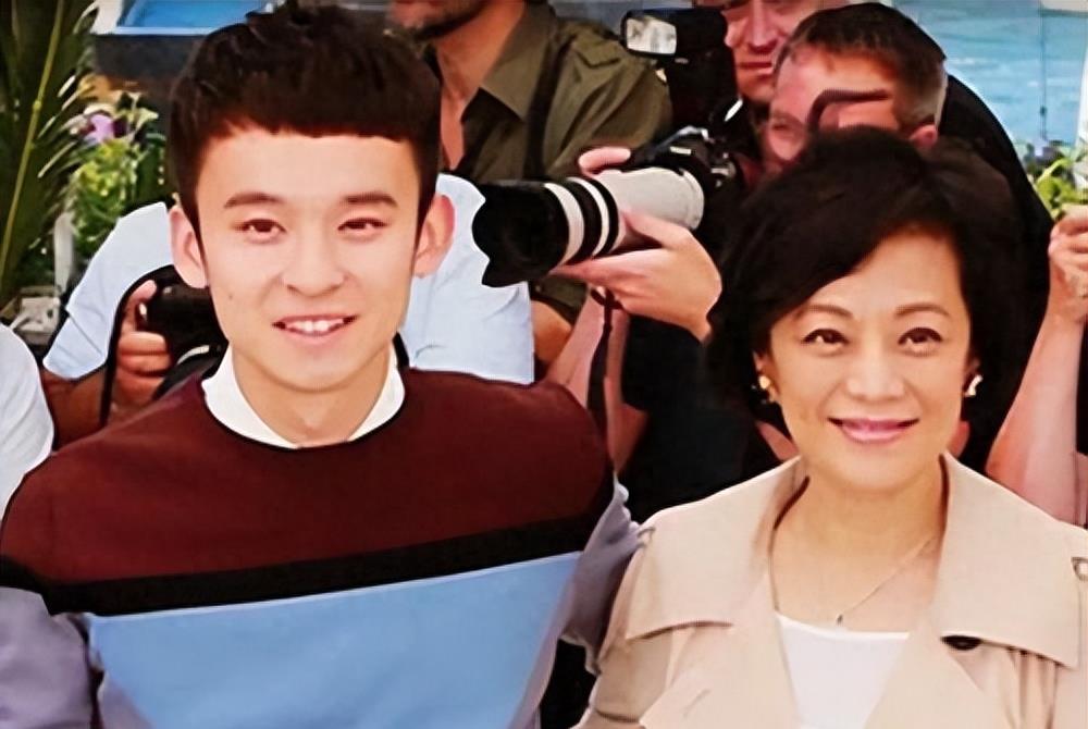 京圈6大富婆曝光,身价过百亿,坐拥北京一条街,娱乐圈只手遮天