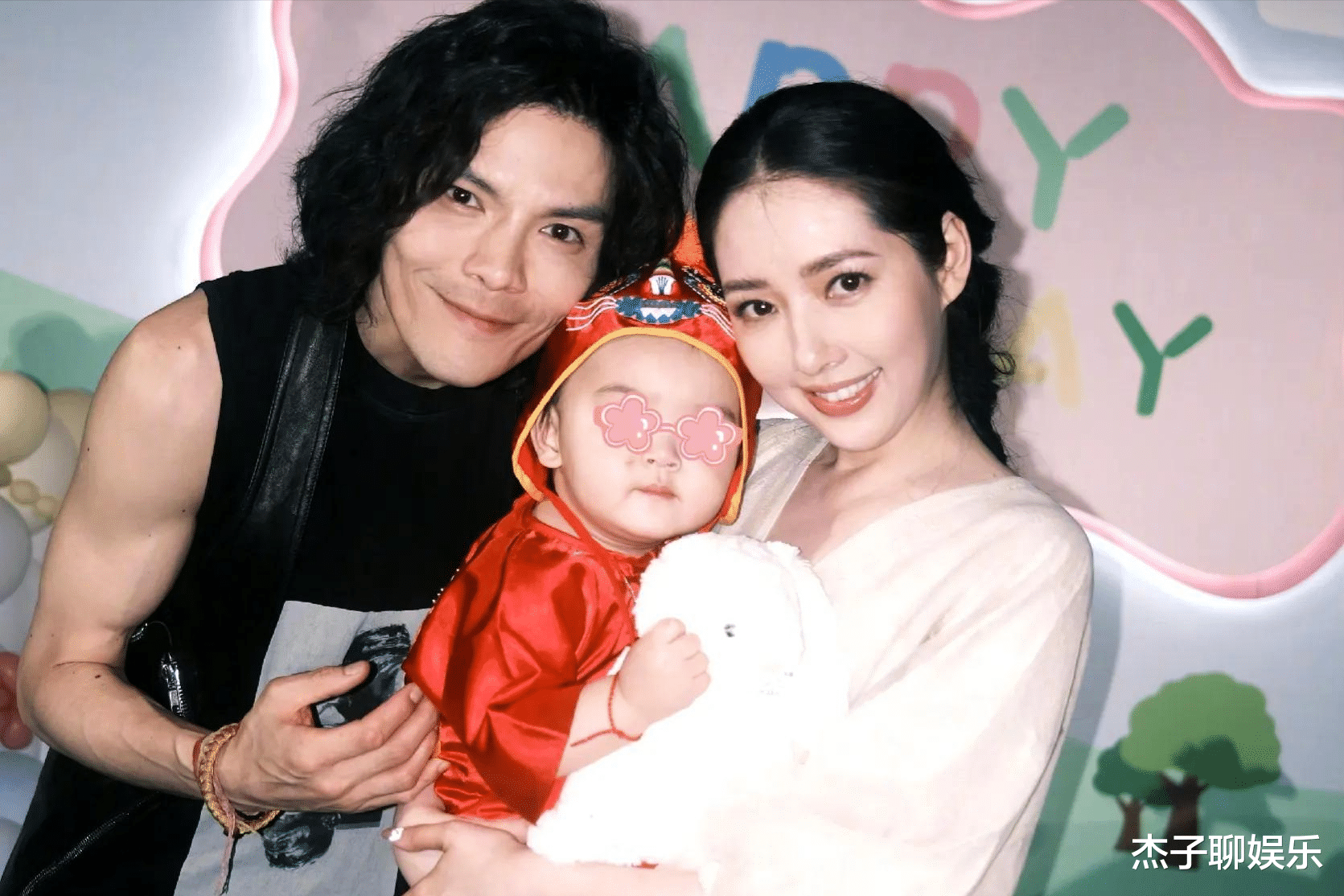 向佐实惨!向华强打响去子留孙第一炮,原来郭碧婷才是最狠的那个