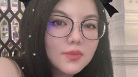 李湘异国他乡过中秋！住1万4一晚贵族酒店，吃4位数月饼享受生活