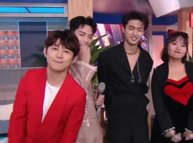 湖南卫视|何炅老了，齐思钧稳了：一场跨年晚会看清芒果台15位主持人新形势