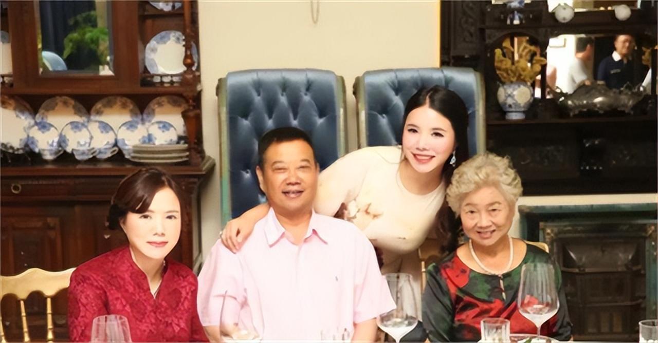 郭晶晶见她靠边站,豪宅7小时逛不完,31岁的她才是顶级名媛