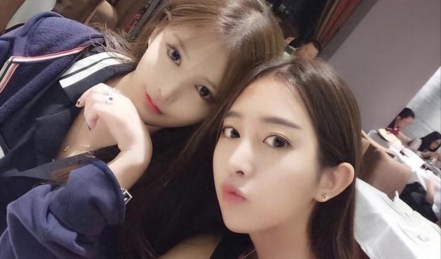 封王易主？卓仕琳二次直播太惨淡！1小时封四次，腿上刺青显眼