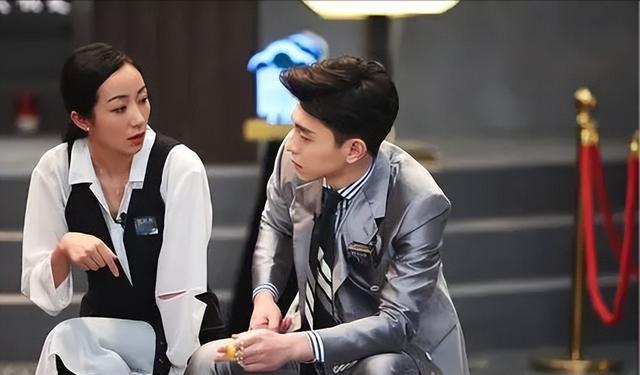 表面是艺人,实则背景通天的4位女星,她们最不怕的就是潜规则