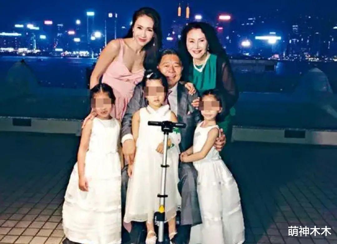 港圈贵妇合照曝光，黎姿被指双眼医美过度，李嘉欣努力半生仍镶边